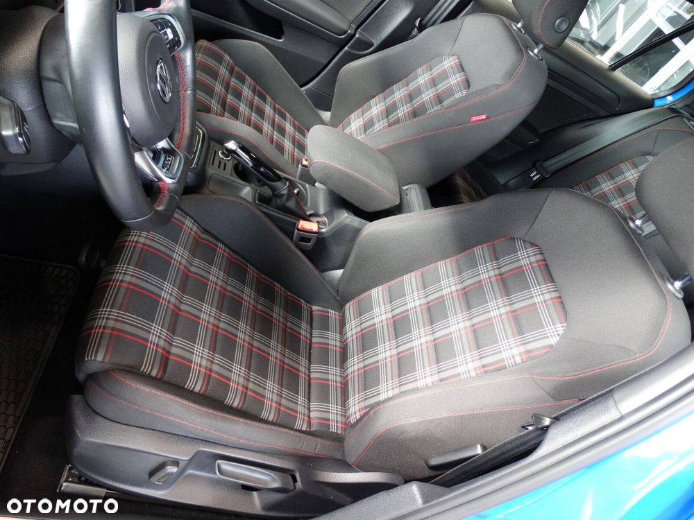 Volkswagen Golf - 13