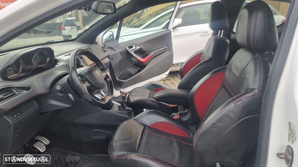 Peugeot 208 1.6 THP GTi - 12