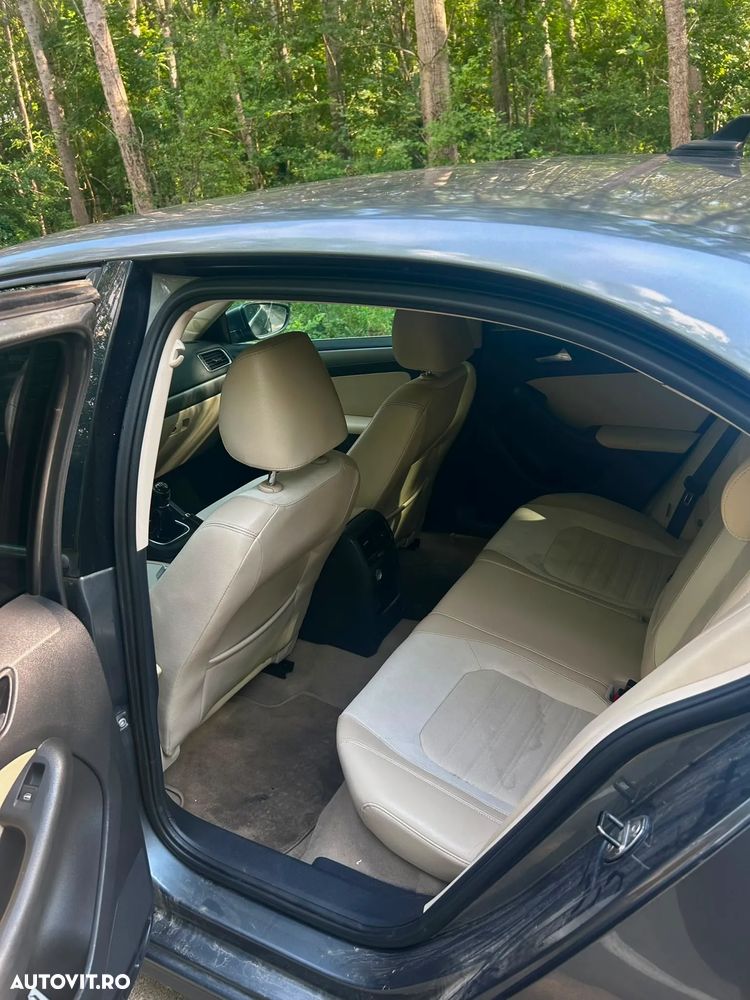 Volkswagen Jetta 1.6 TDI DPF Comfortline - 9