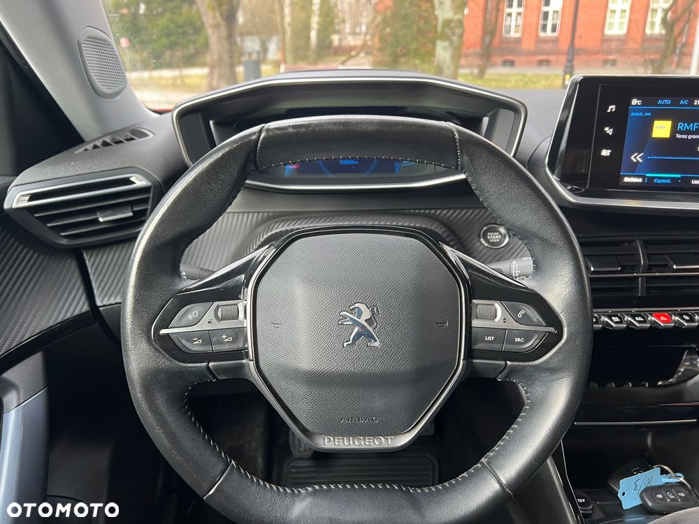Peugeot 2008 - 11