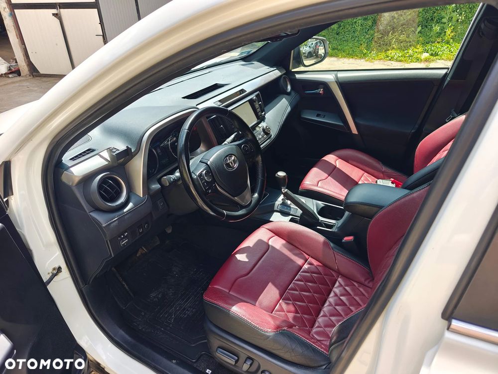 Toyota RAV4 Hybrid Premium 4x4 - 8