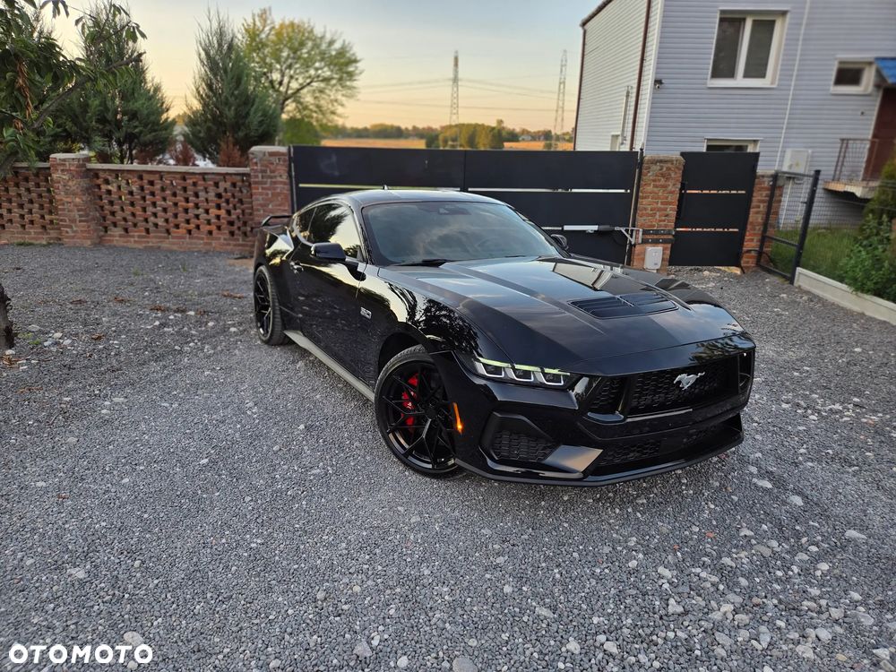 Ford Mustang - 30
