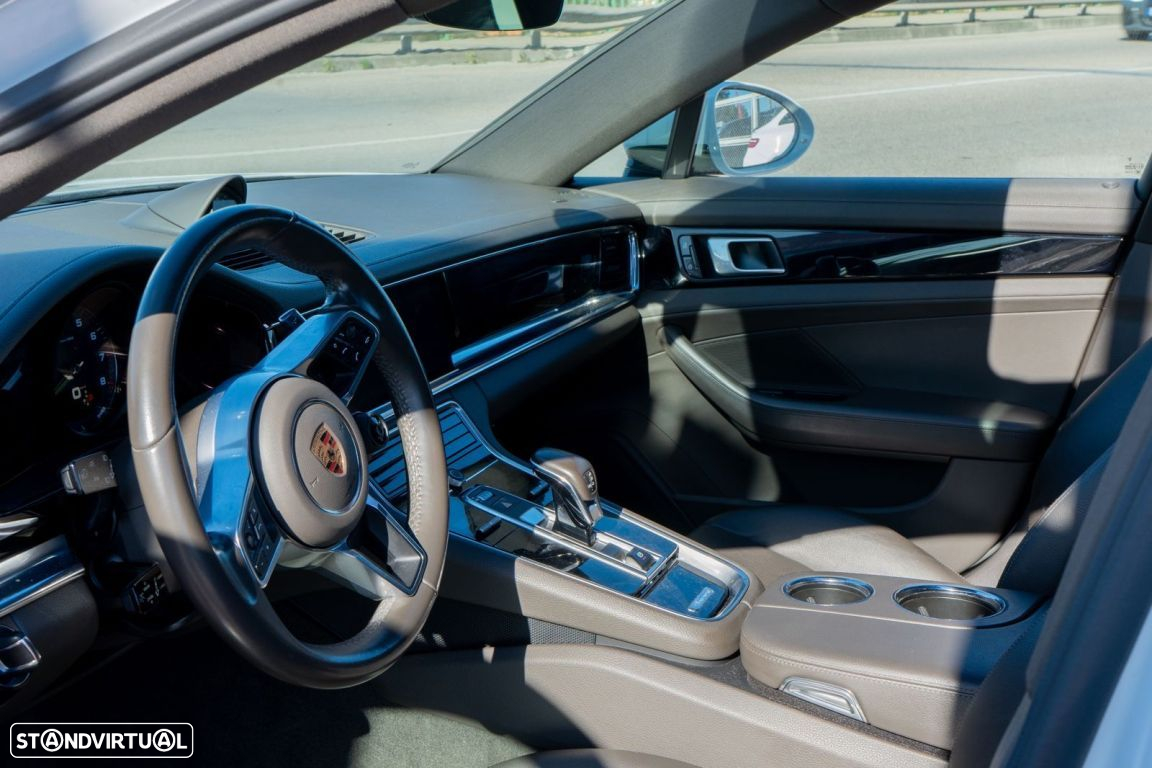 Porsche Panamera Sport Turismo - 14