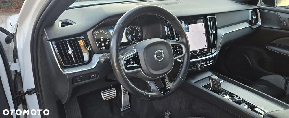 Volvo S60 T4 R-Design - 24