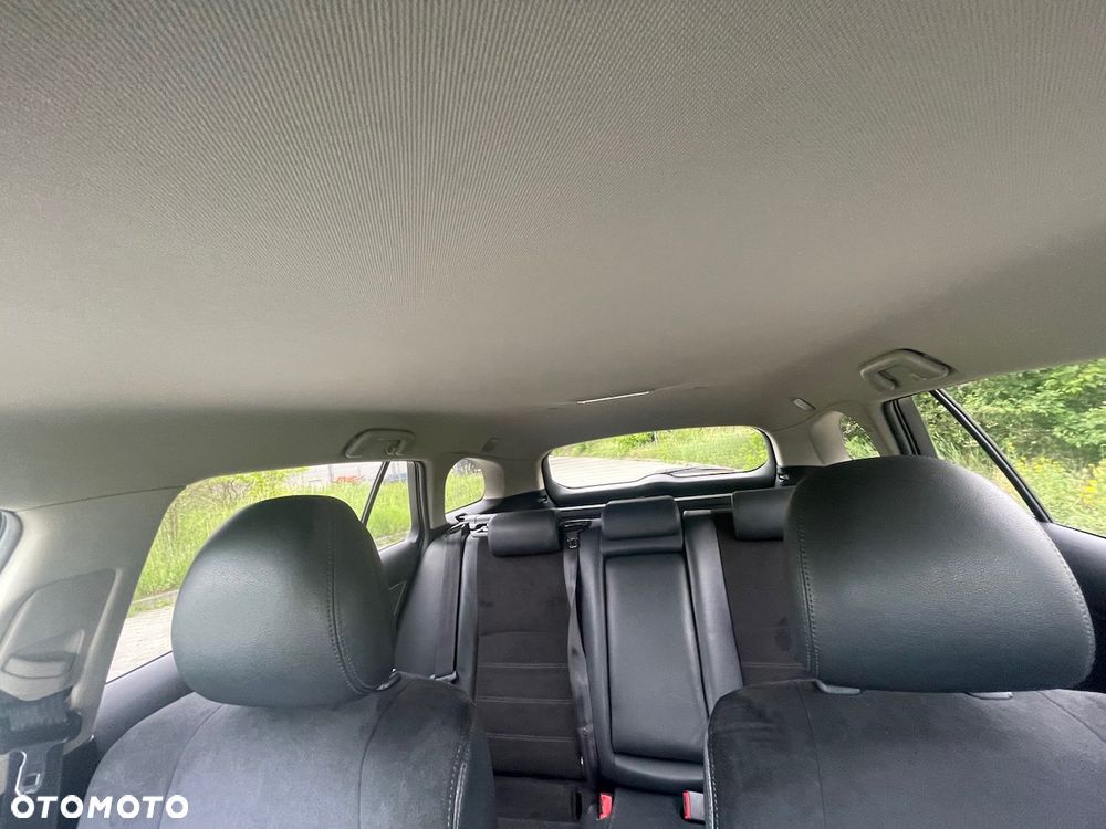 Toyota Avensis 2.0 D-4D Style - 12
