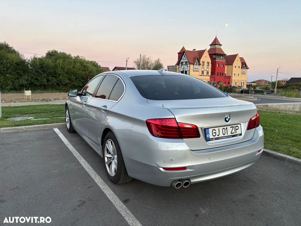 BMW Seria 5 520d xDrive AT - 10