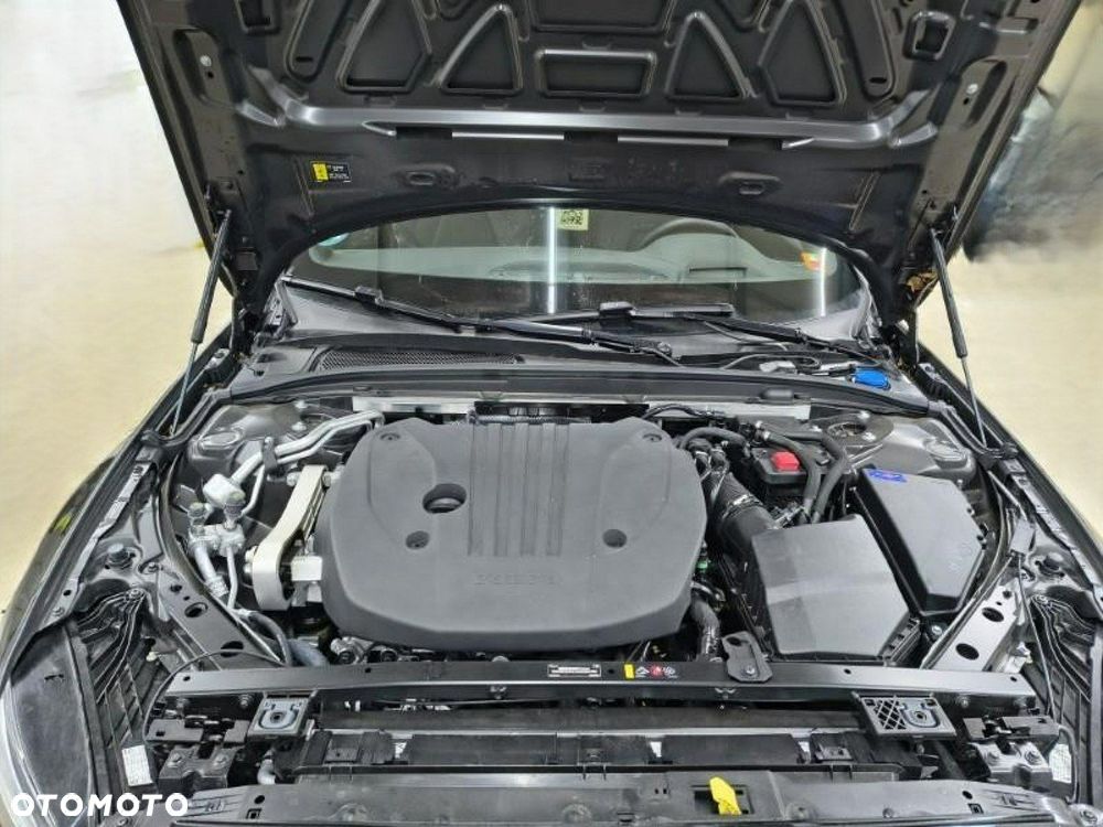 Volvo V60 B4 B DKG Ultra Dark - 12