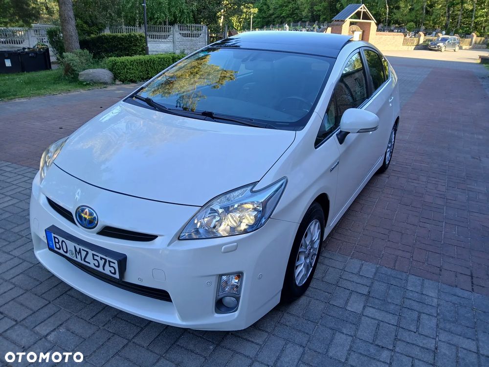 Toyota Prius (Hybrid) Executive - 27