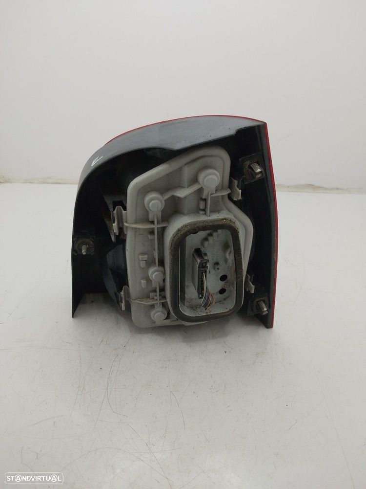 Farolim Stop Esq Volkswagen Polo (9N_) - 2