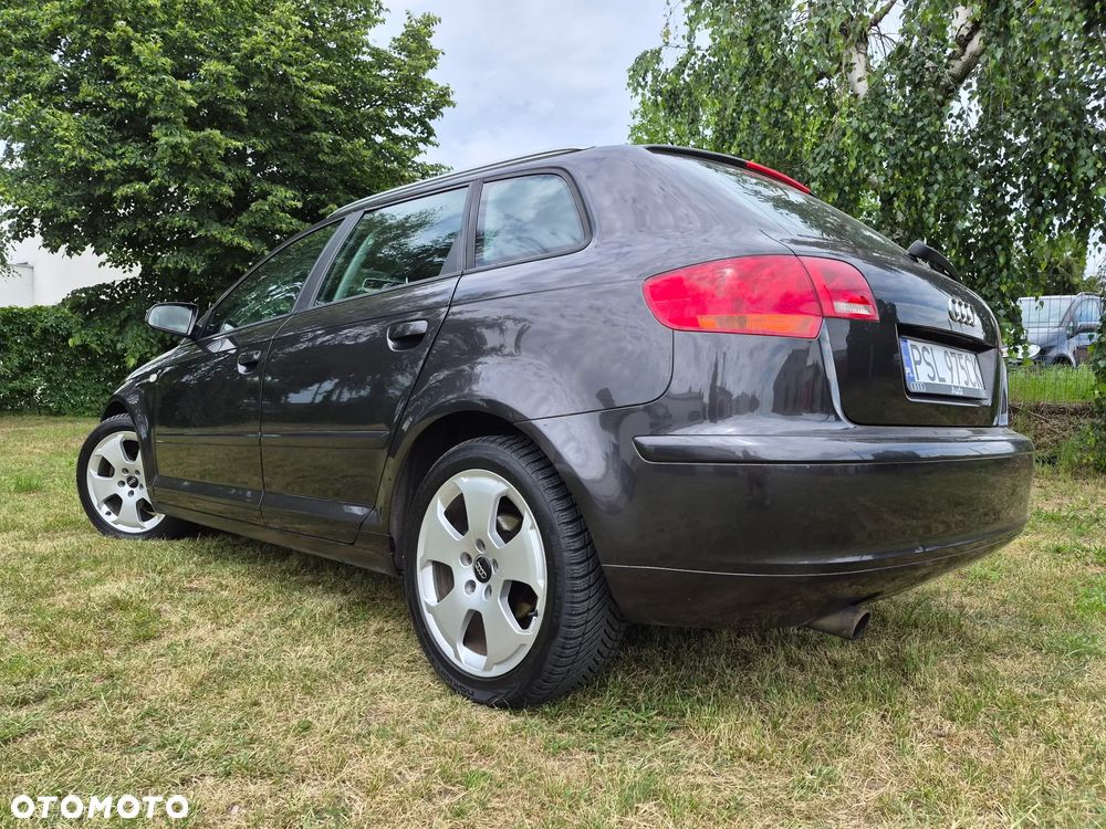 Audi A3 Sportback 1.6 FSI Ambiente - 5