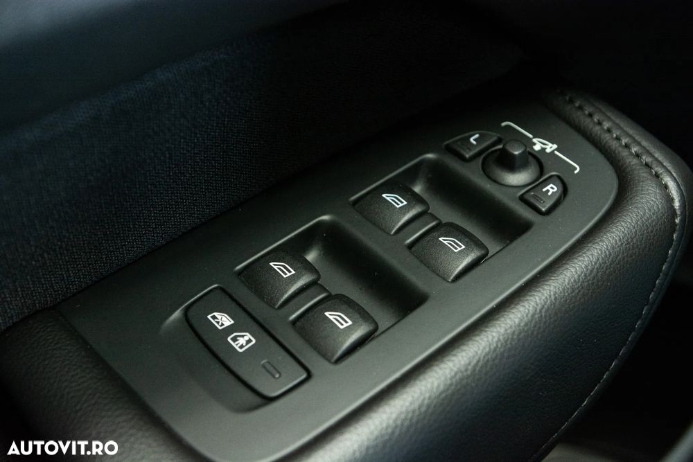 Volvo XC 60 D4 Momentum - 26