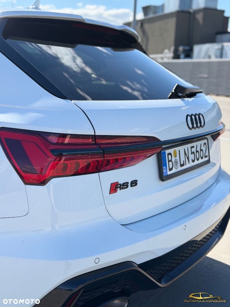 Audi RS6 Avant - 17