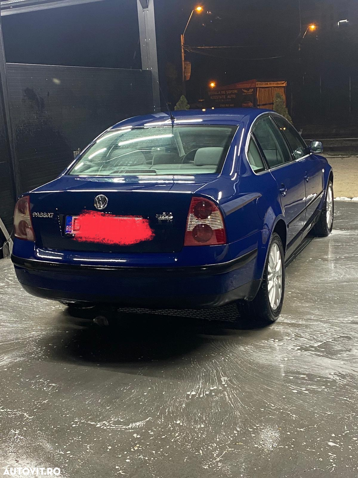 Volkswagen Passat Variant 1.8 Basis - 8