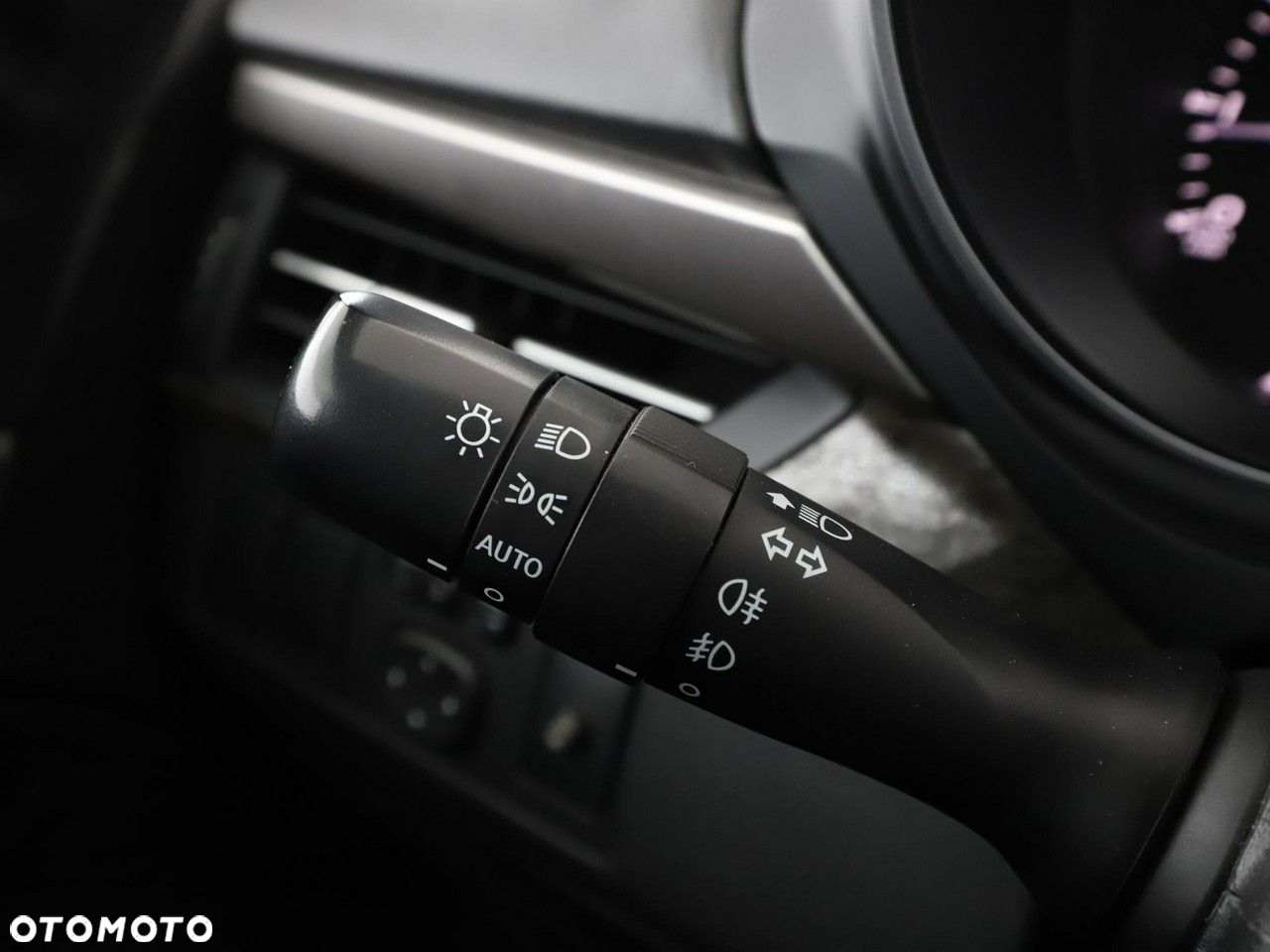 Toyota Avensis Combi 1.8 Multidrive S Executive - 36