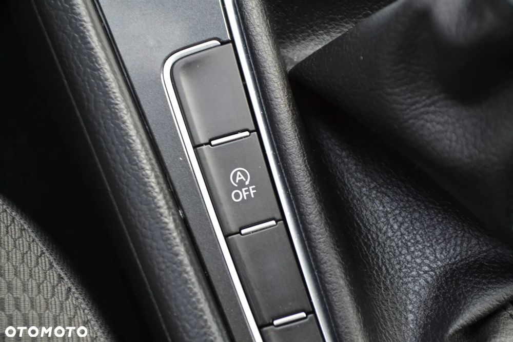 Volkswagen Golf VII 1.6 TDI BMT Comfortline - 21