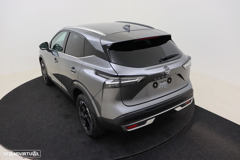 Nissan Qashqai 1.3 DIG-T N-Connecta Xtronic - 24