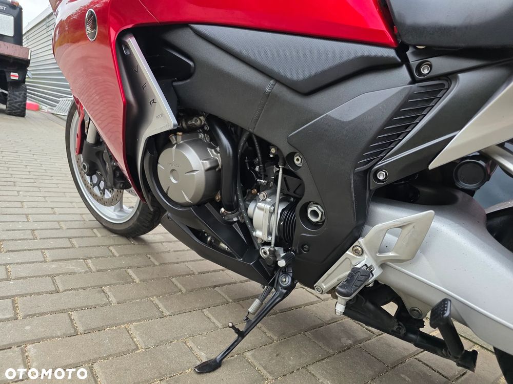 Honda VFR - 10