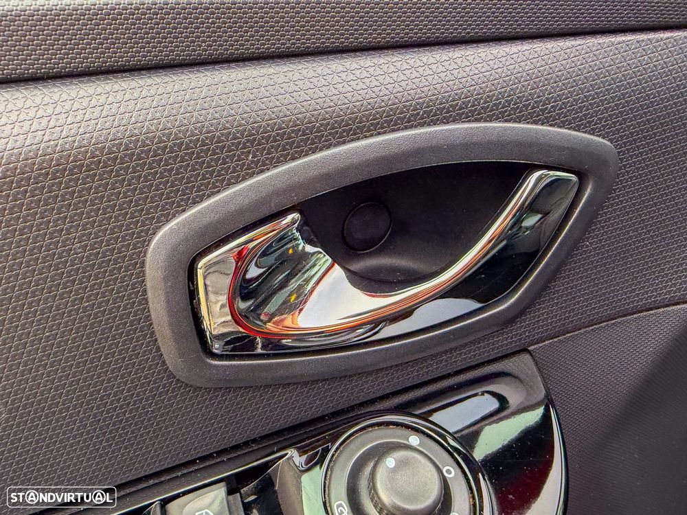 Renault Clio 0.9 TCE Dynamique S - 12