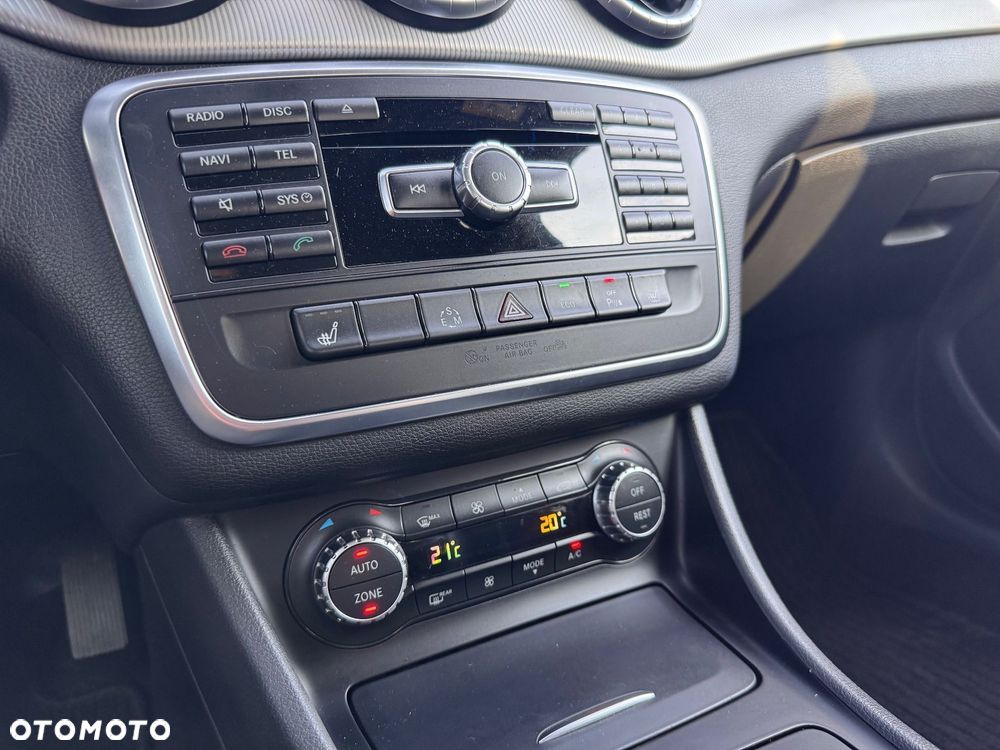 Mercedes-Benz CLA 200 7G-DCT Urban - 31