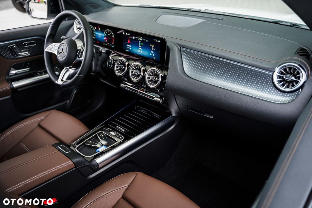 Mercedes-Benz GLA - 15