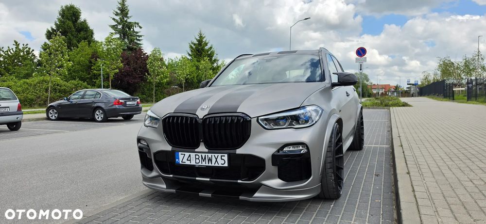 BMW X5 M50i - 1