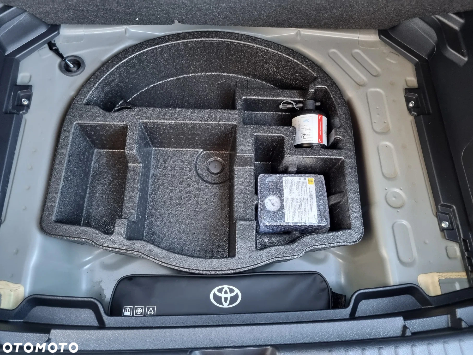 Toyota Yaris Cross Hybrid 1.5 Adventure - 35