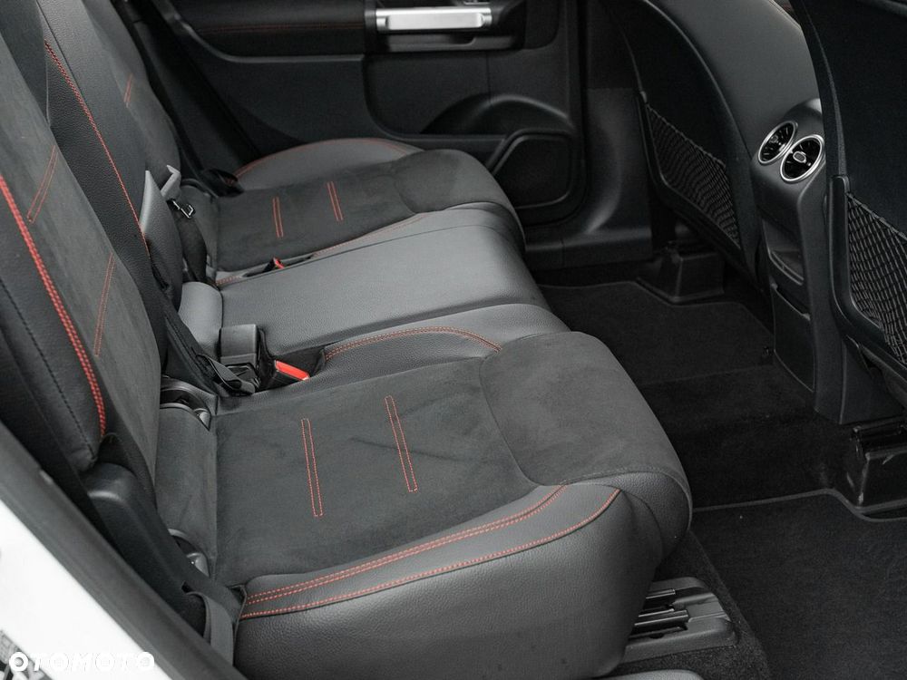 Mercedes-Benz GLB - 29