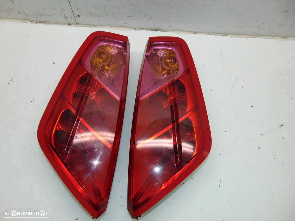 Fiat Grand Punto farolins - 1