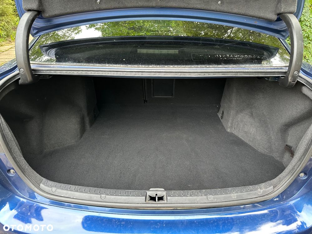 Toyota Avensis 2.0 D-4D Prestige - 22