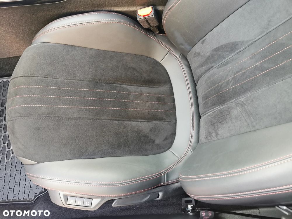 Peugeot 308 2.0 BlueHDi GT S&S EAT8 - 17