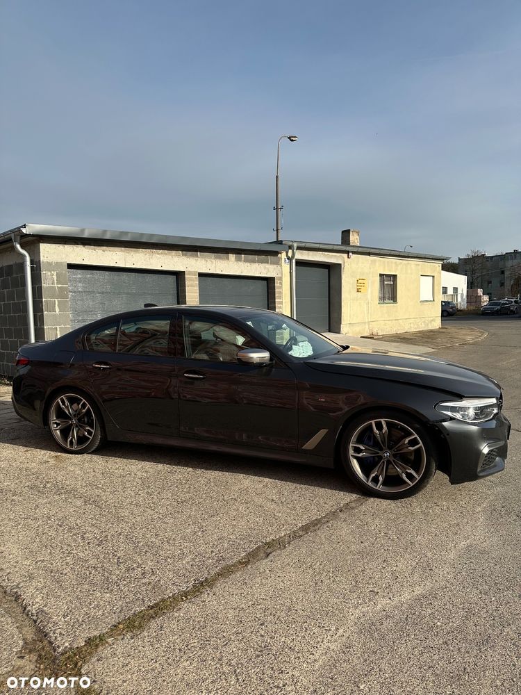 BMW Seria 5 M550i xDrive sport - 3