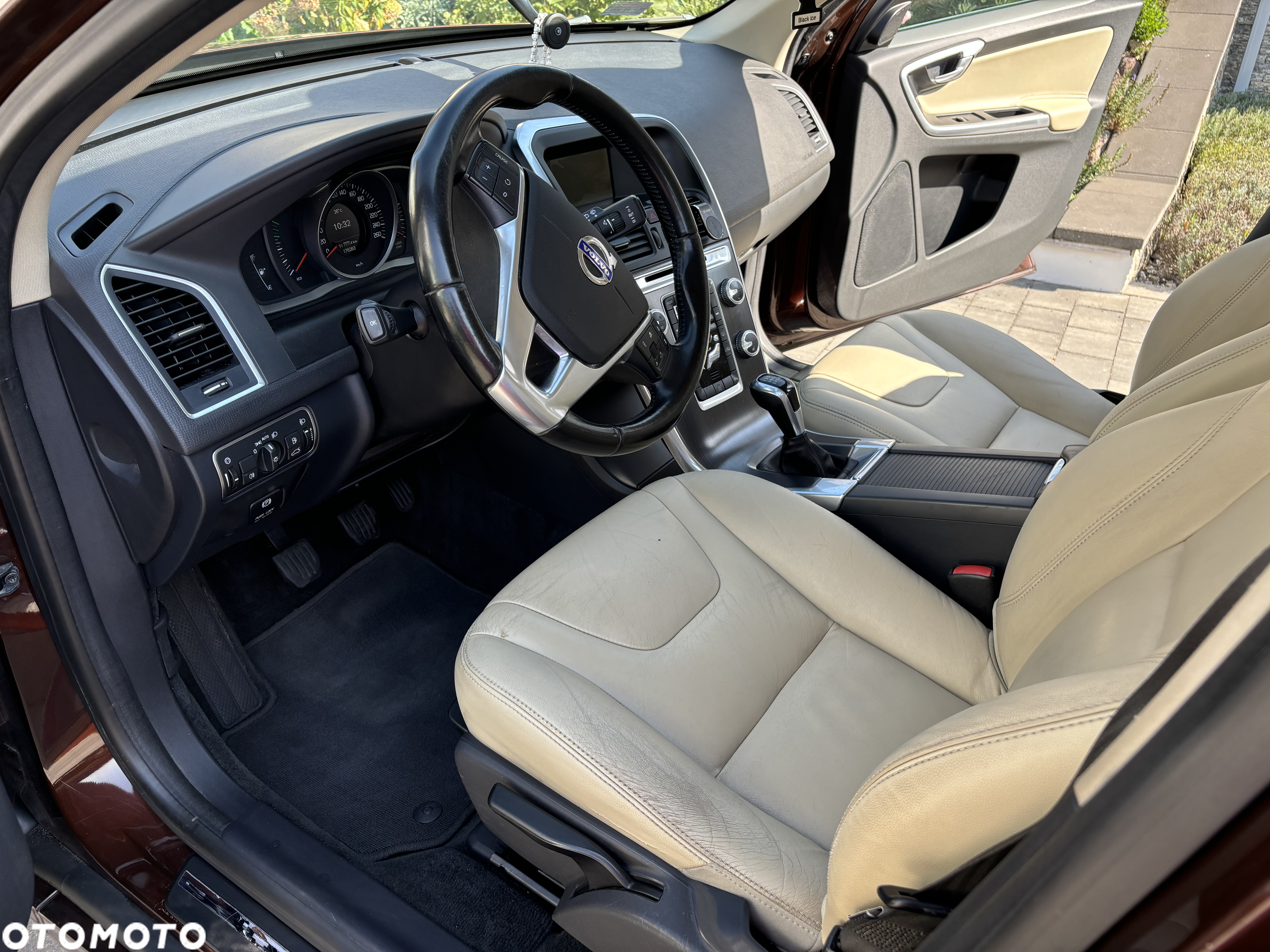 Volvo XC 60 - 30