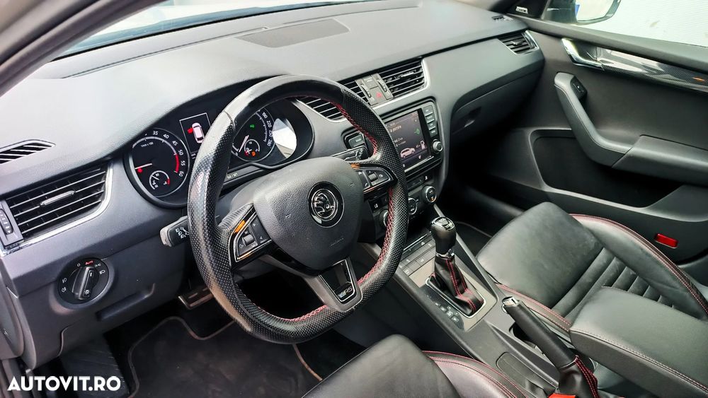 Skoda Octavia 2.0 TDI DSG 4X4 RS - 10