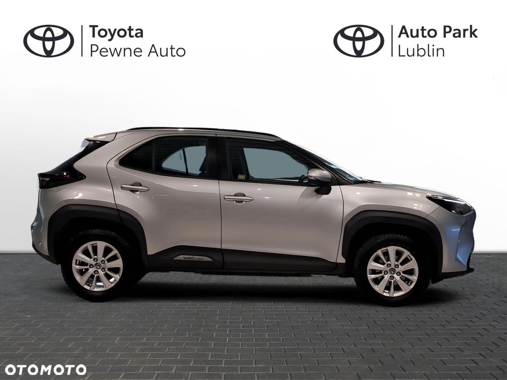 Toyota Yaris Cross Hybrid 1.5 Comfort 4x4 - 6