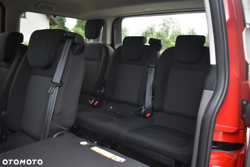 Ford Tourneo Custom - 35