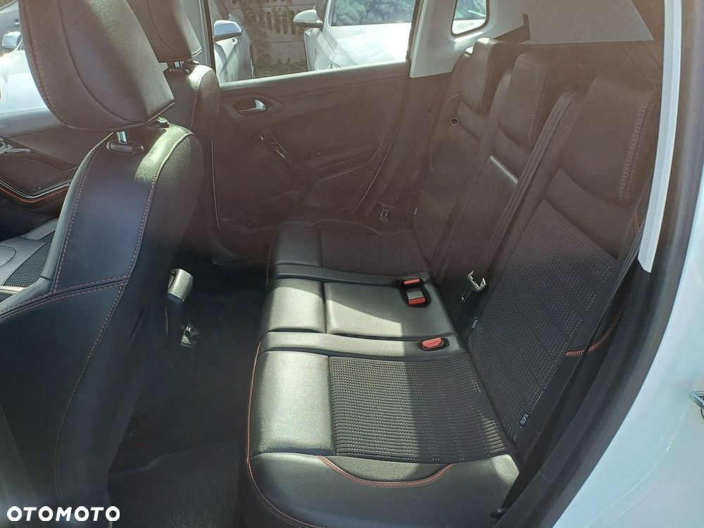 Peugeot 2008 PureTech 110 Stop&Start EAT6 GT-Line Edition - 22
