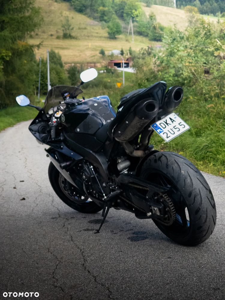 Yamaha R1 - 3
