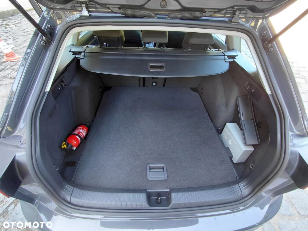 Volkswagen Golf 2.0 TDI Life - 40