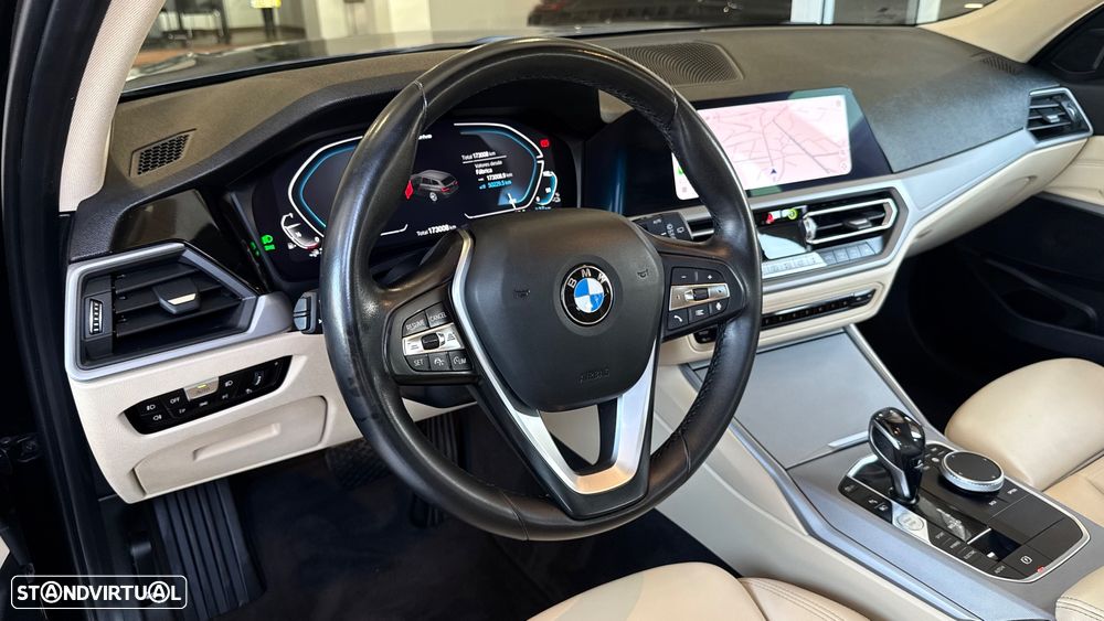 BMW 330 e Line Luxury Auto - 34