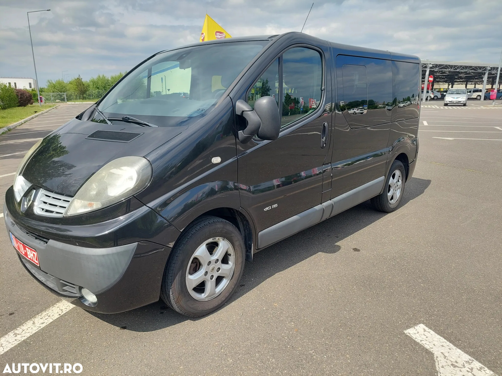 Renault Trafic 2.0 dCi 115 FAP Passenger Black Edition - 2