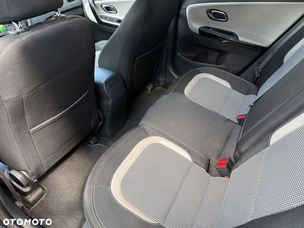 Kia Ceed - 13