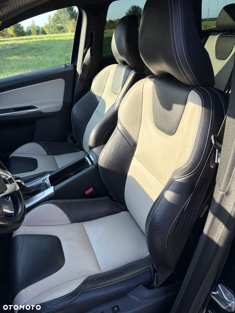 Volvo XC 60 D5 AWD Summum - 12