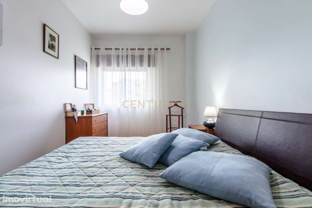 Apartamento T3 com GARAGEM no Feijó - Grande imagem: 2/35