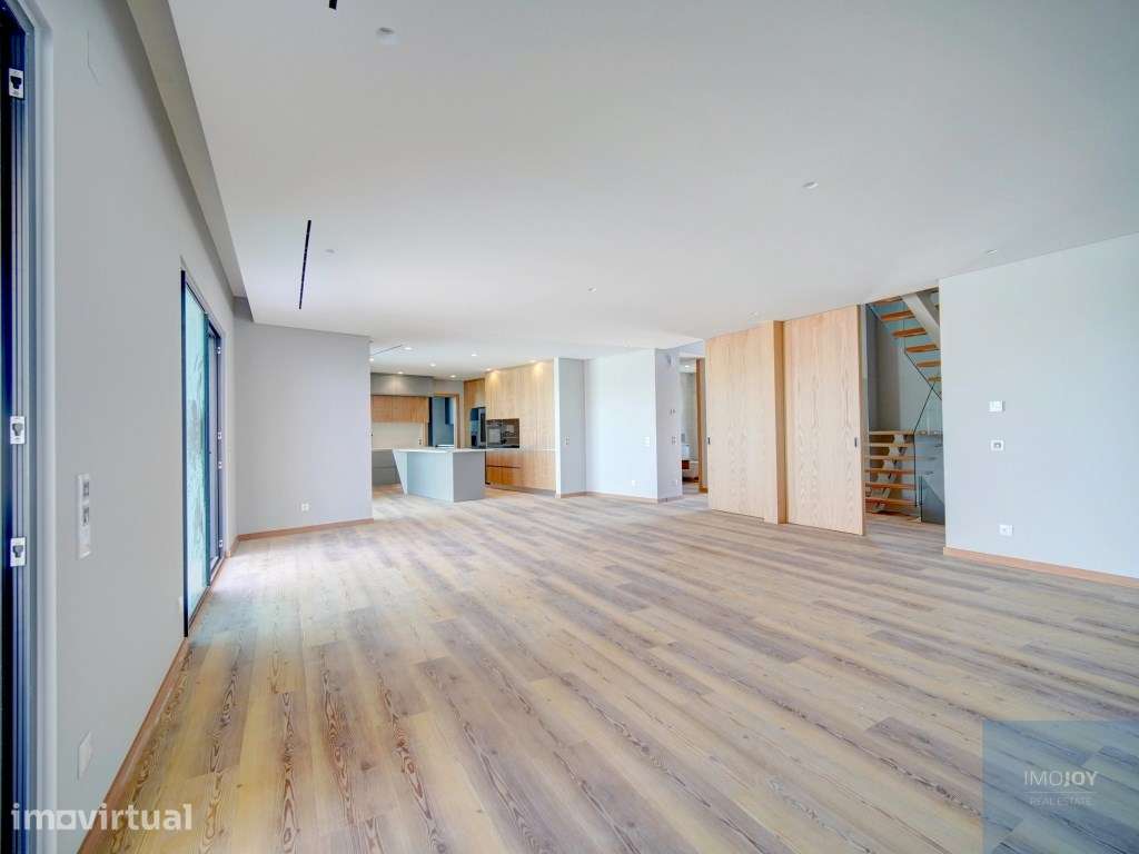 Moradia T5+2 com Piscina no Estoril - Grande imagem: 4/50