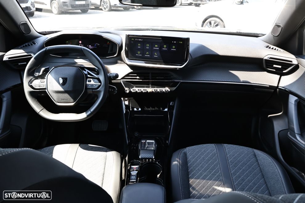 Peugeot 2008 1.2 Hybrid Allure e-DCS6 - 11