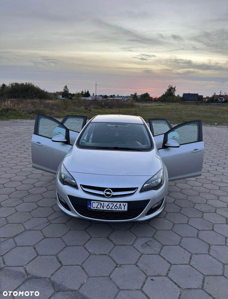 Opel Astra 1.4 - 5