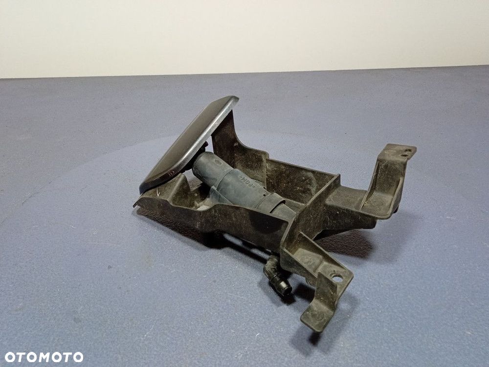 NISSAN PRIMERA P12 REFLEKTOR PRAWY LAMPA H7 EU 20-A363 - 2