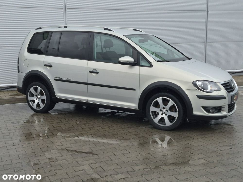 Volkswagen Touran - 2