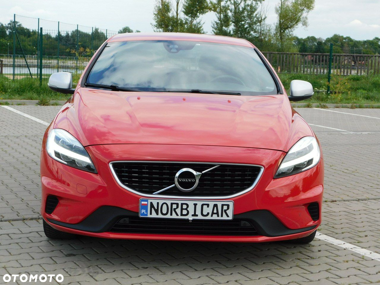 Volvo V40 T3 Drive-E R-Design Momentum - 2