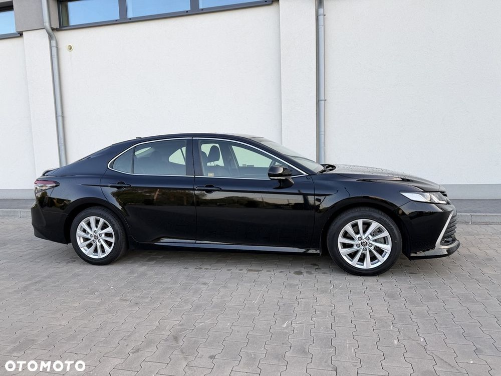 Toyota Camry 2.5 Hybrid Comfort CVT - 24